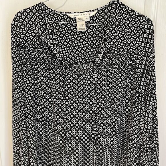 Max Studio Black and white patterned blouse - Picture 3 of 5
